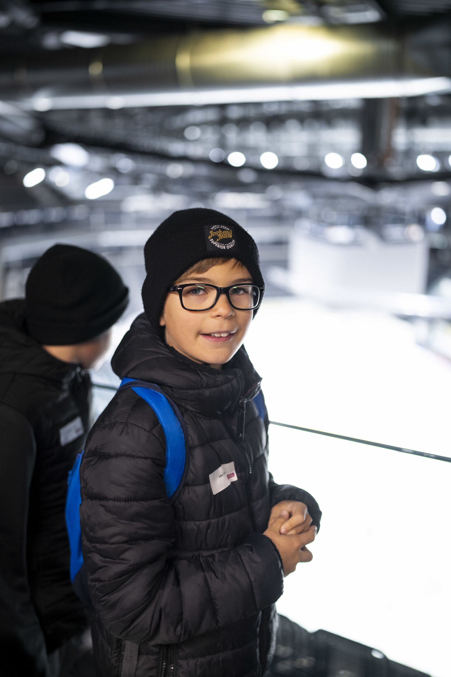 Kleine Neugierige, große Entdeckungen: Kinder von Groupe E besuchen die Eishalle Fribourg-Gottéron